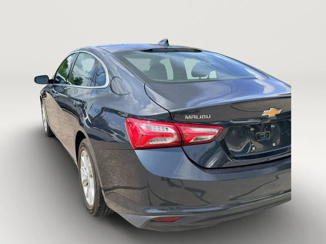 Used 2021 Chevrolet Malibu LT FWD image 5