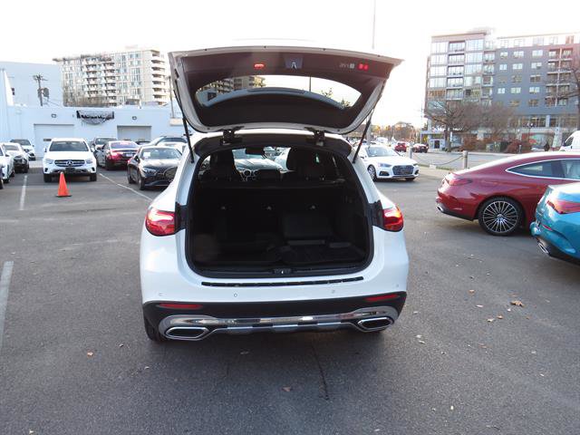 Used 2025 Mercedes-Benz GLC 300 4MATIC image 29