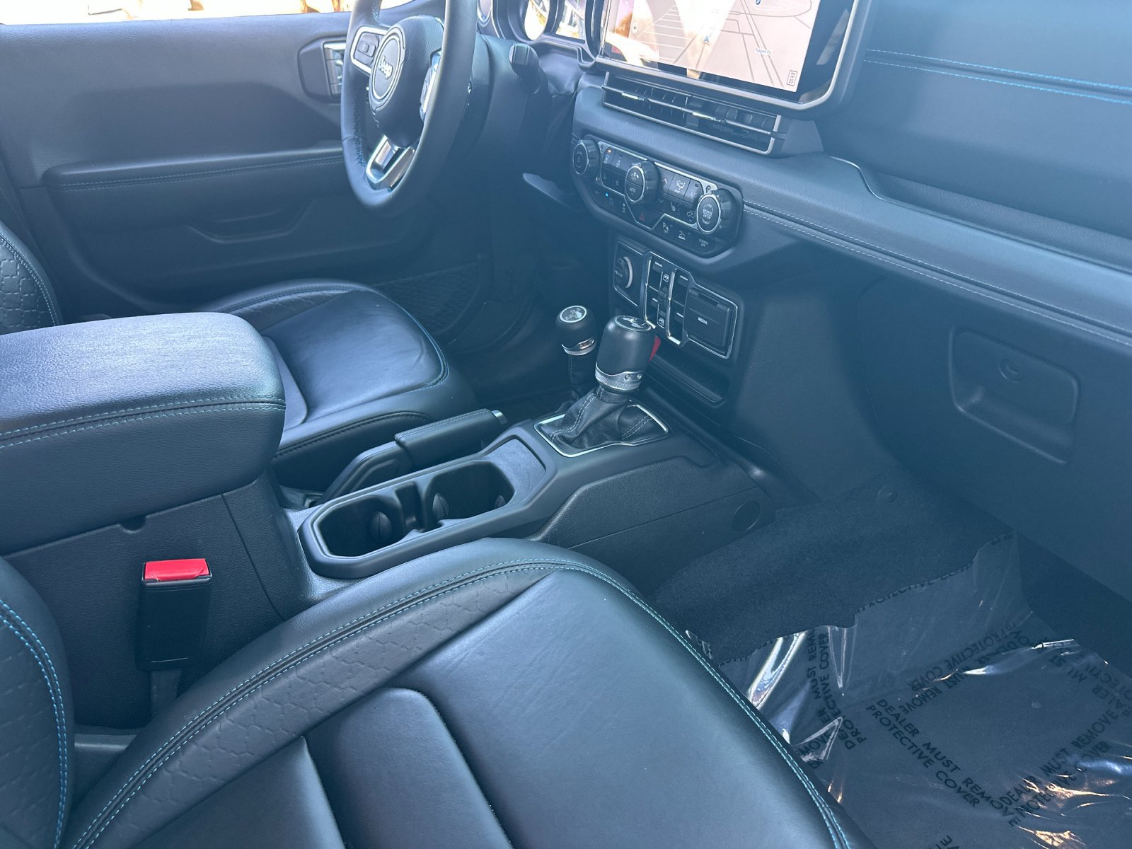 Used 2024 Jeep Wrangler High Altitude AWD/4WD image 18