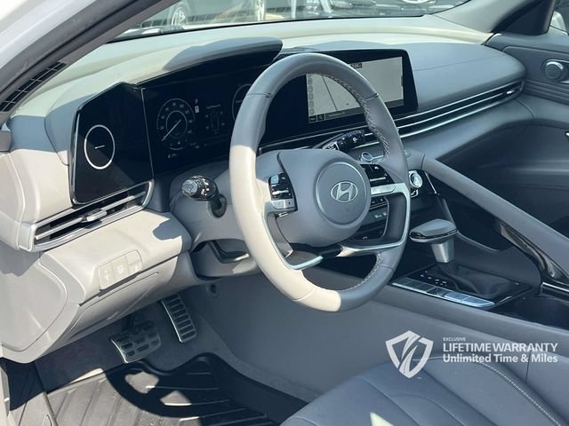 Certified 2025 Hyundai Elantra SEL FWD image 13