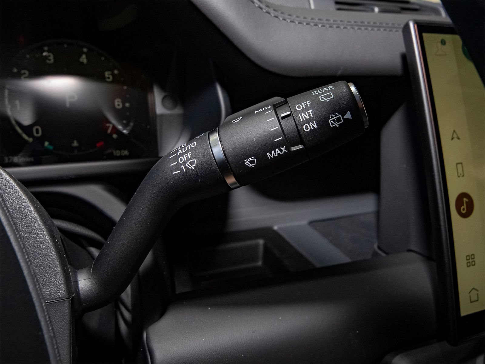 New 2026 Land Rover Defender 110 X-Dynamic SE AWD/4WD image 16