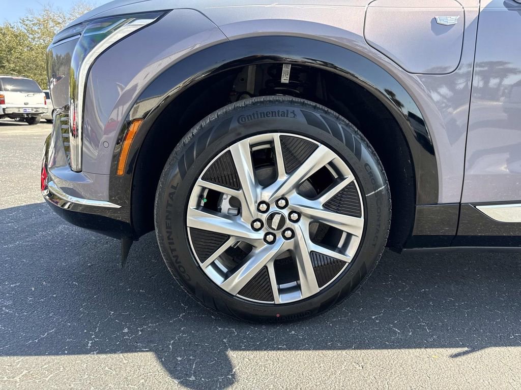 New 2026 Cadillac Optiq Luxury 1 image 10
