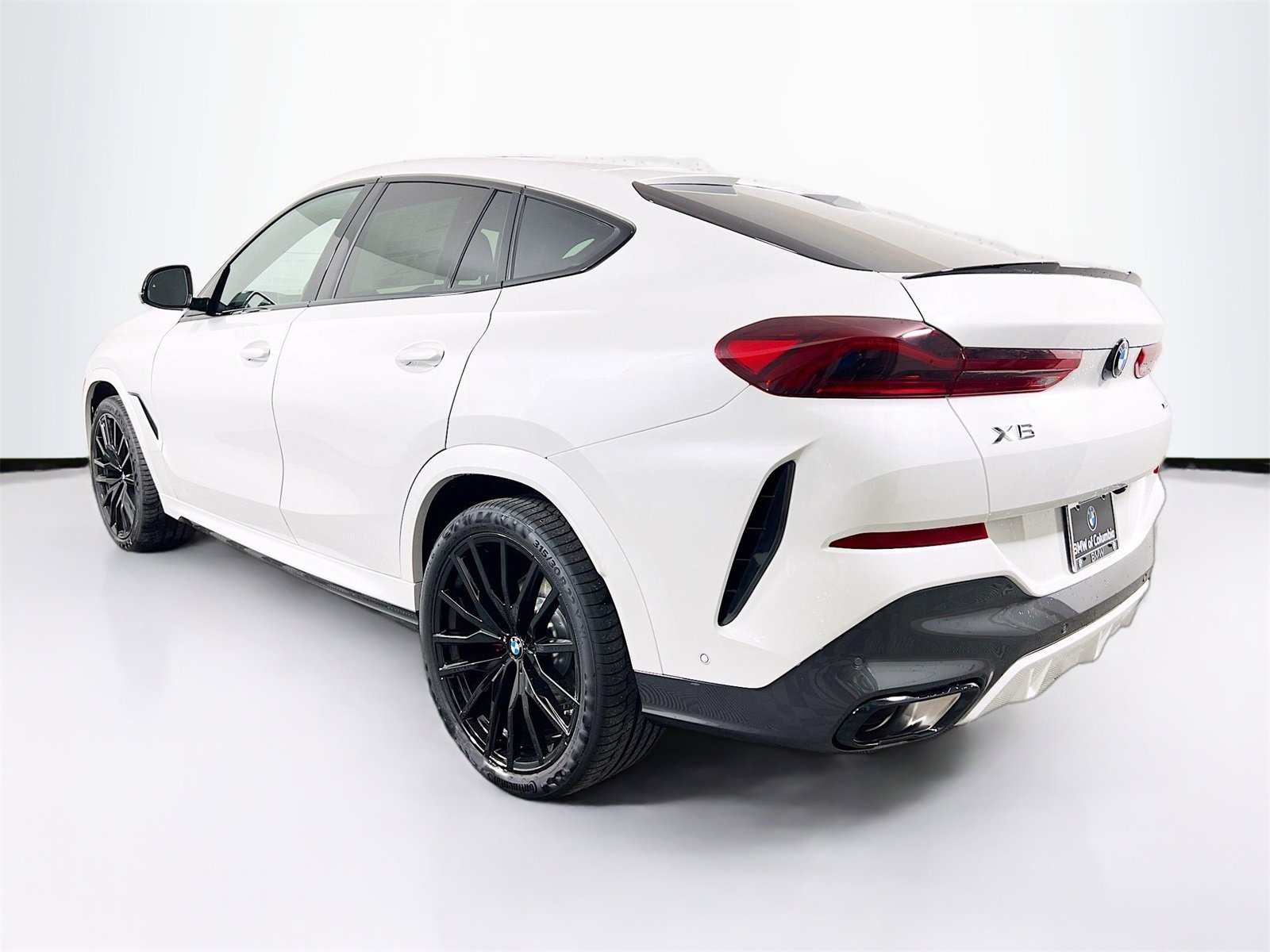 New 2026 BMW X6 xDrive40i w/ Climate Comfort Package image 5