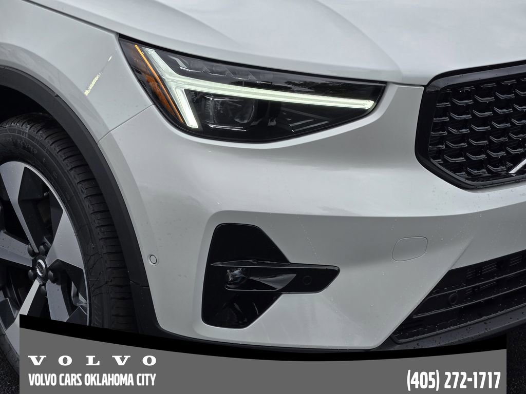 New 2026 Volvo XC40 B5 Plus w/ Protection Package Premier image 7
