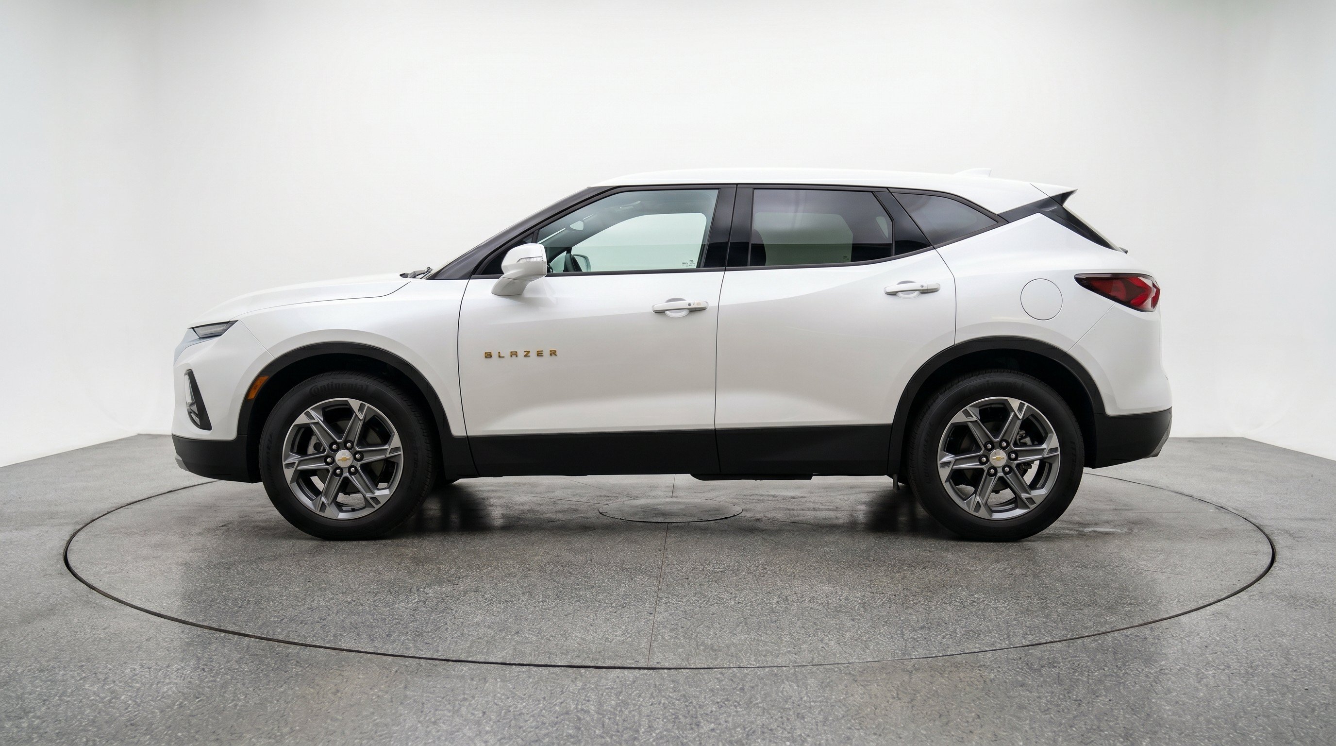 Used 2026 Chevrolet Blazer LT FWD image 5