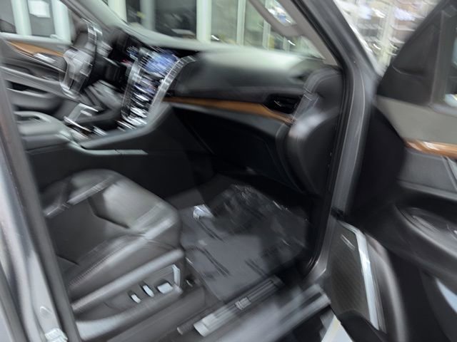 Used 2019 Cadillac Escalade Premium Luxury image 33