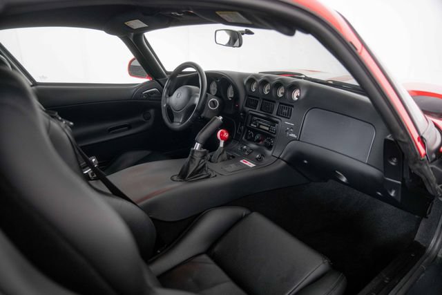 Used 2002 Dodge Viper GTS RWD image 25