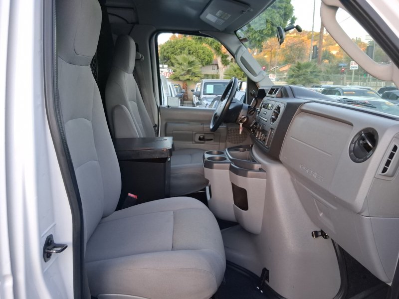 Used 2013 Ford E-150 and Econoline 150 RWD image 8