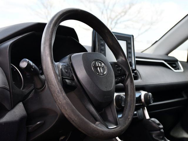 Used 2019 Toyota RAV4 LE w/ Carpet Mat Package image 10