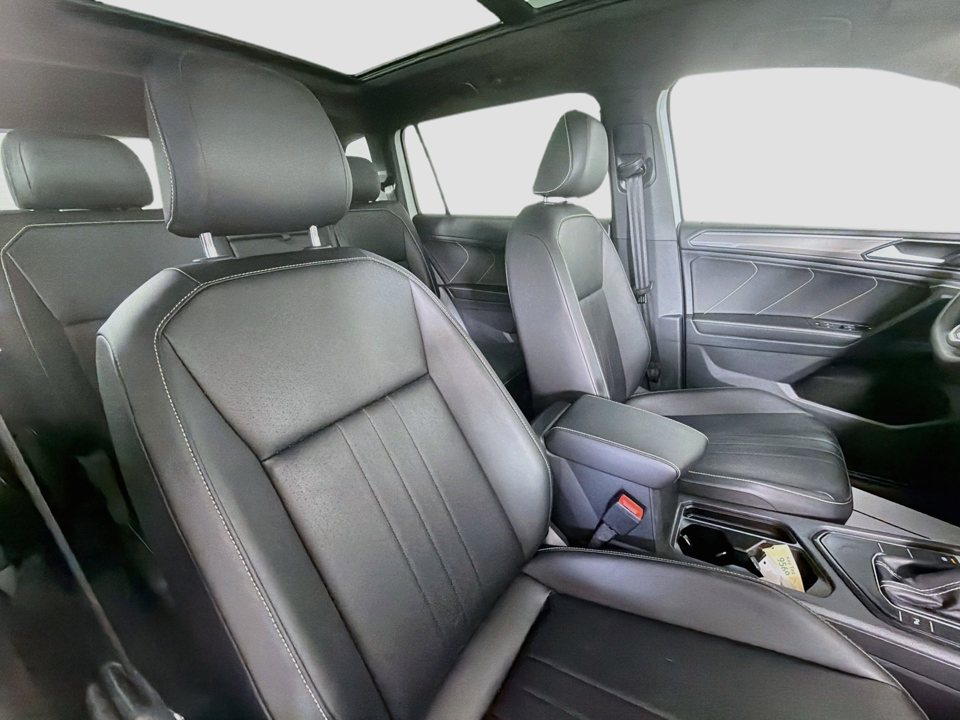 Used 2023 Volkswagen Tiguan SE R-Line FWD image 25