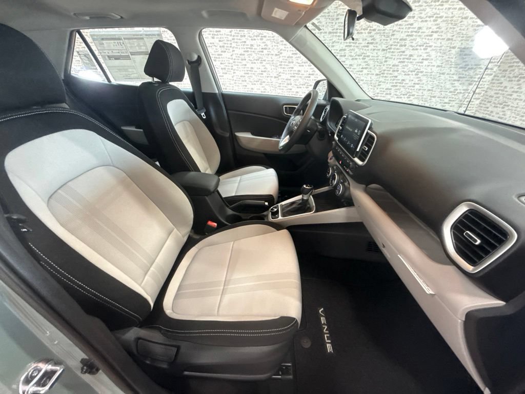 New 2026 Hyundai Venue SEL FWD image 12