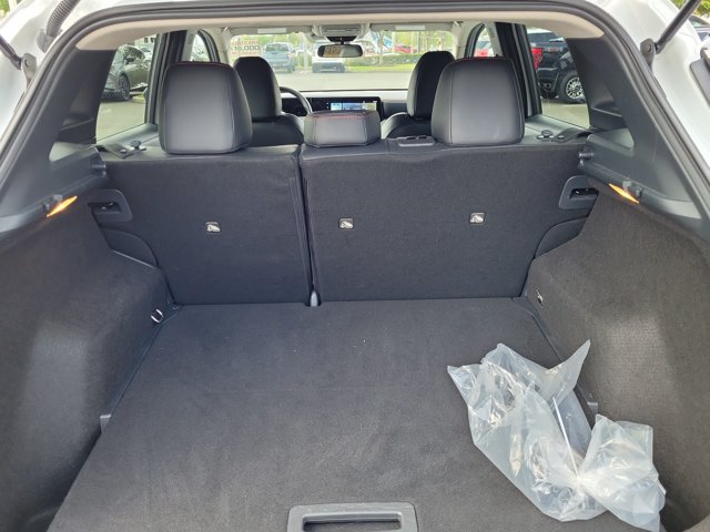 Used 2025 Nissan Kicks SR FWD image 9