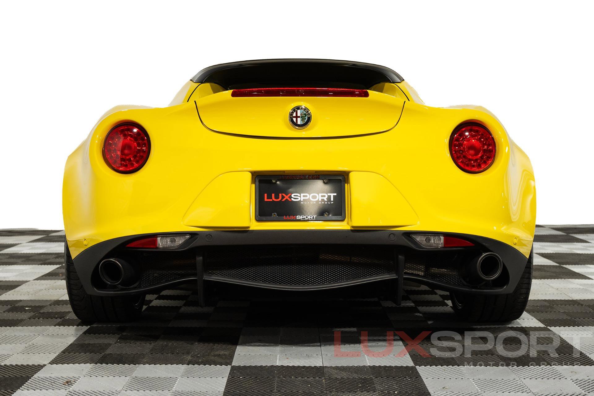 Used 2016 Alfa Romeo 4C Spider RWD image 9
