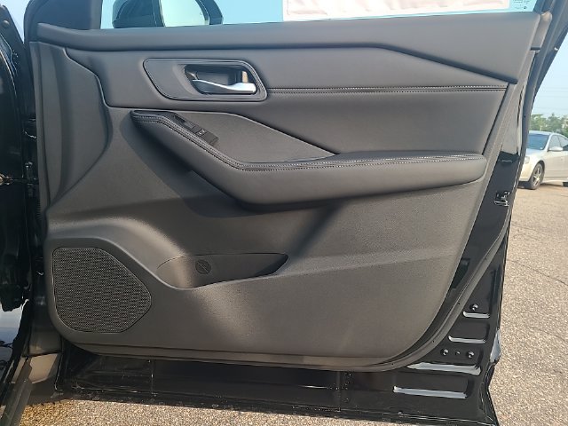 New 2026 Nissan Rogue Dark Armor AWD/4WD image 24