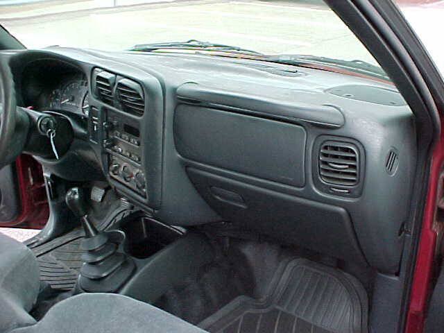 Used 2002 Chevrolet S10 Pickup 2WD Regular Cab image 33