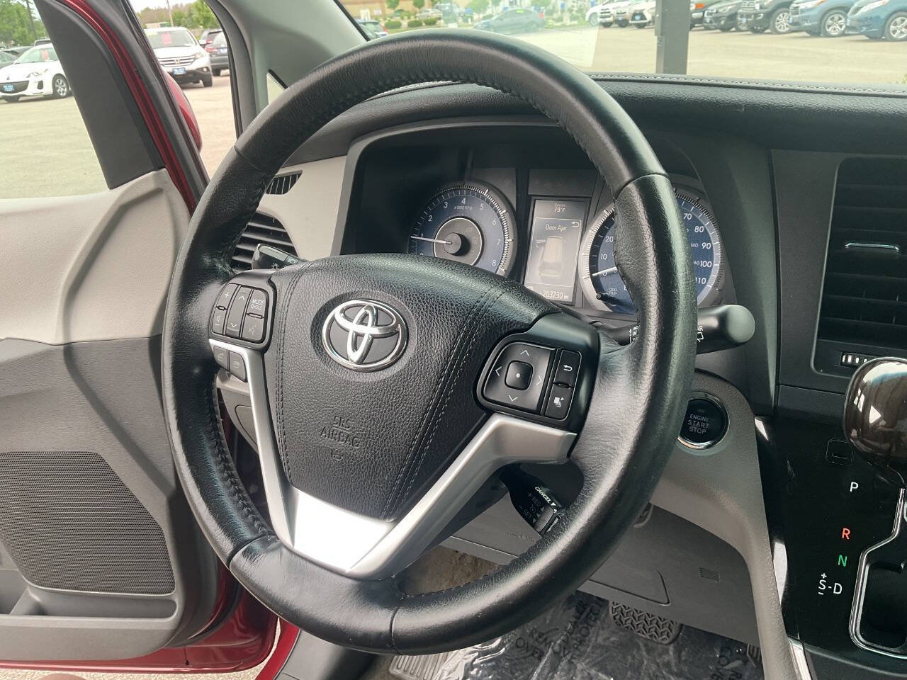 Used 2015 Toyota Sienna XLE FWD image 18
