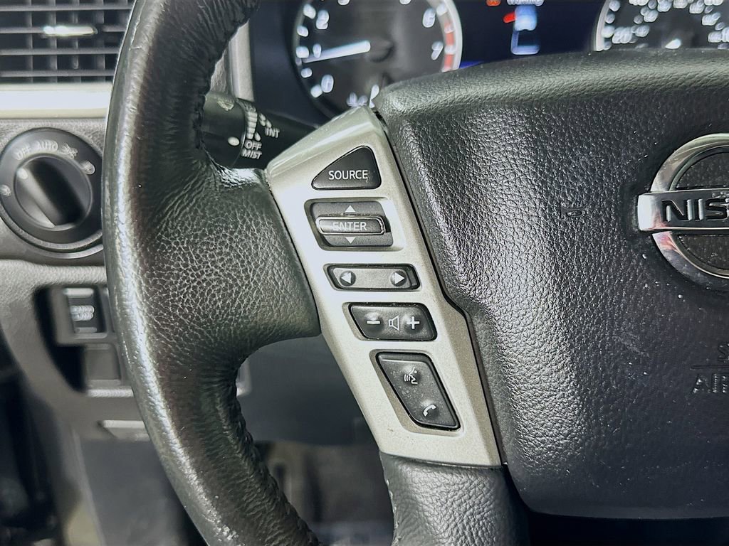 Used 2021 Nissan Titan SV w/ SV Convenience Package image 21