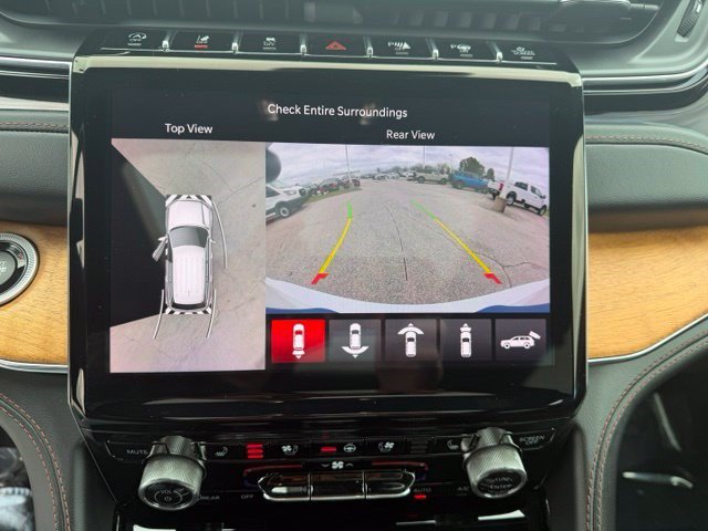 Used 2023 Jeep Grand Cherokee L Summit AWD/4WD image 19