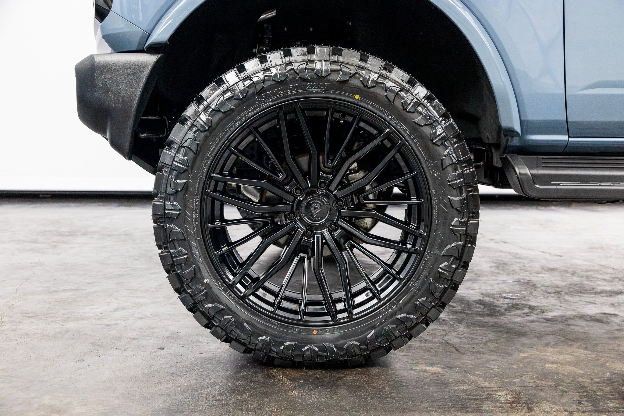 Used 2025 Ford Bronco Outer Banks AWD/4WD image 11
