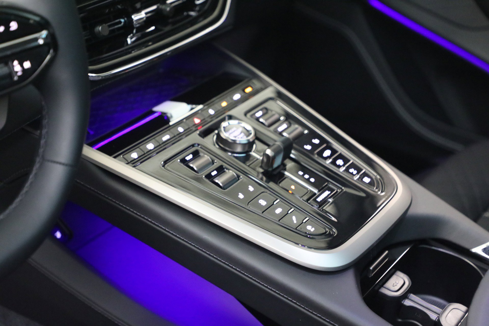 New 2026 Aston Martin DBX 707 image 24