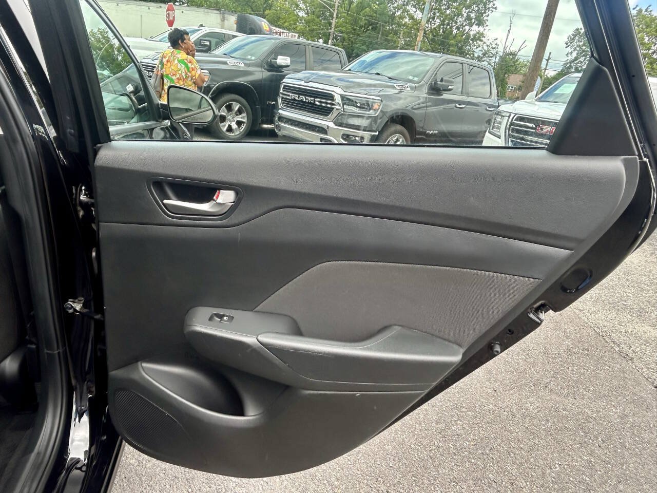 Used 2022 Hyundai Accent SE FWD image 19