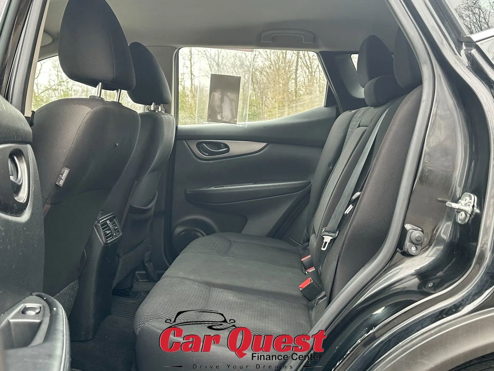 Used 2019 Nissan Rogue Sport S image 12