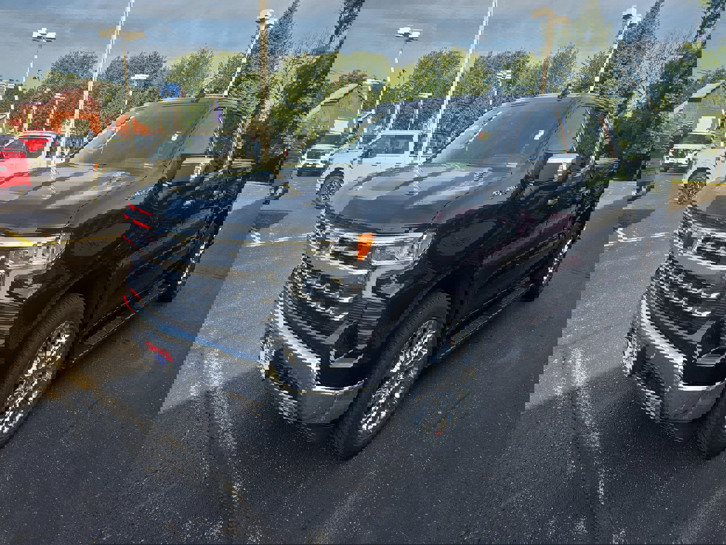 Used 2023 Chevrolet Silverado 1500 LTZ w/ Technology Package image 4