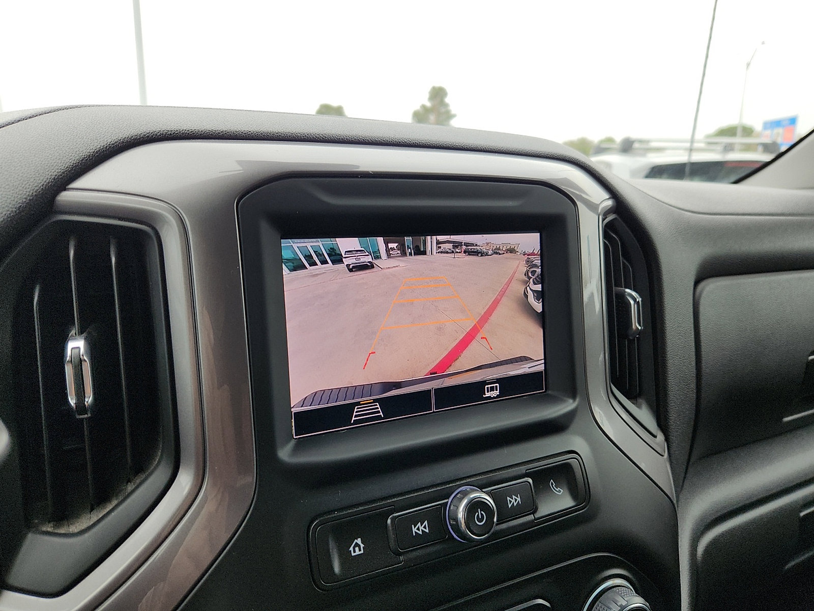 Used 2024 Chevrolet Silverado 1500 Custom image 18