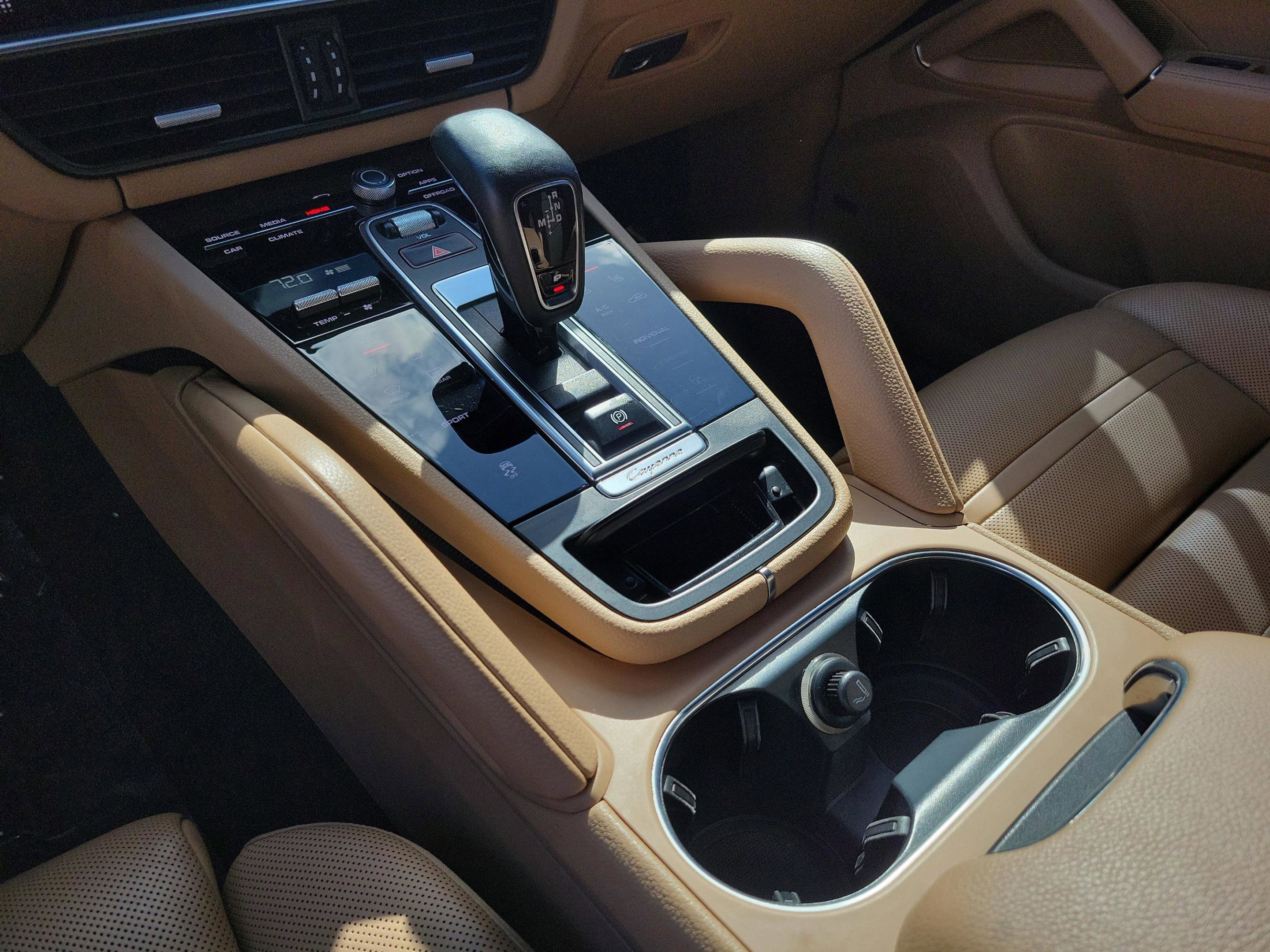 Used 2019 Porsche Cayenne Base image 8