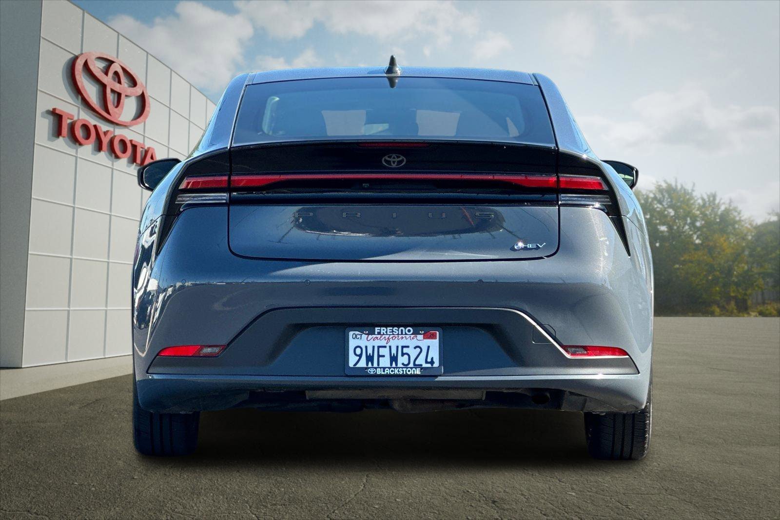 Certified 2024 Toyota Prius LE FWD image 4
