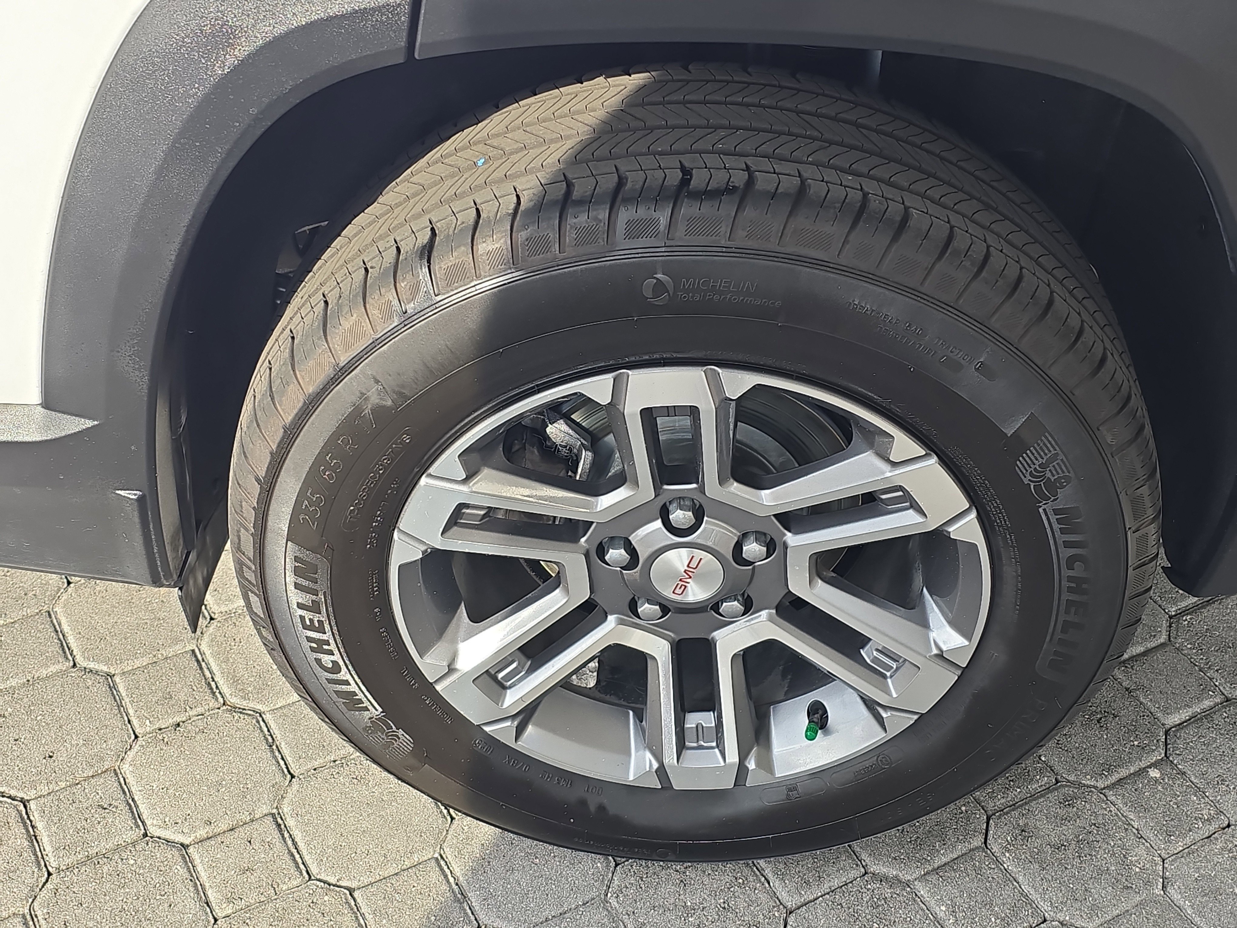 Used 2026 GMC Terrain Elevation image 9