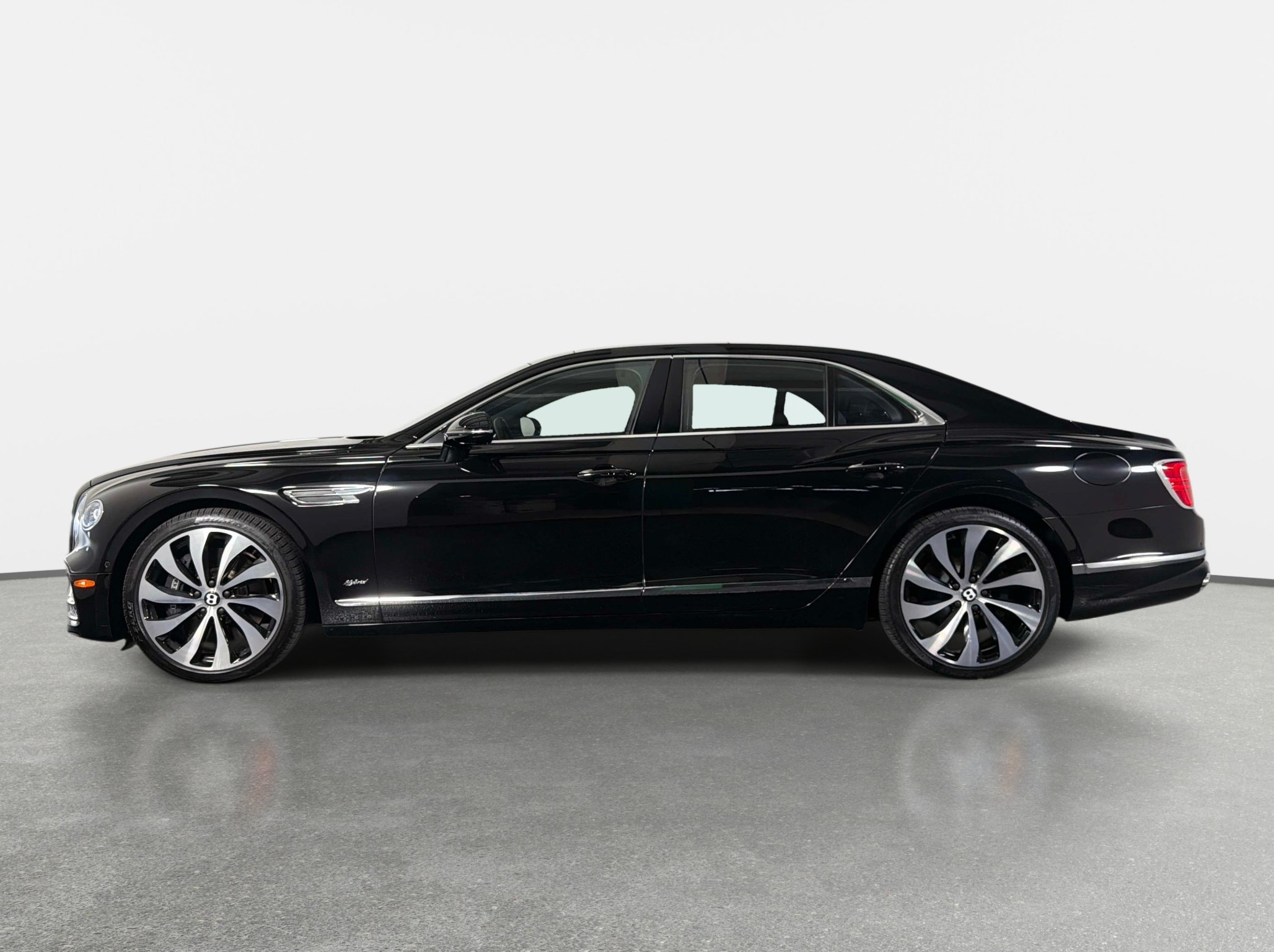 Used 2022 Bentley Flying Spur Plug-In Hybrid AWD/4WD image 11