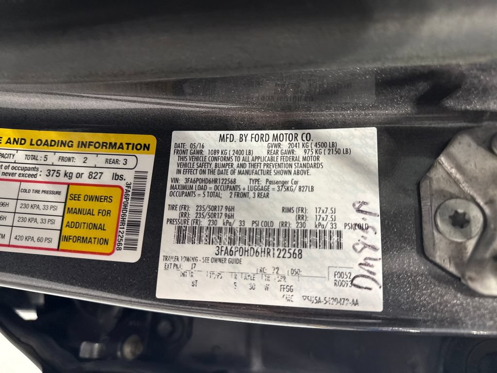 Used 2017 Ford Fusion SE FWD image 25