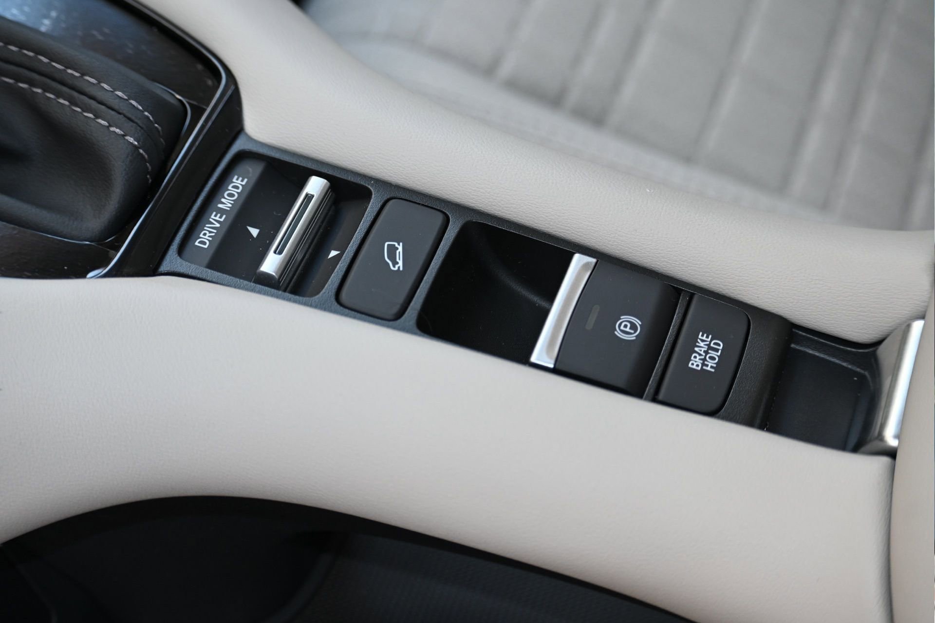 New 2025 Honda HR-V LX image 25