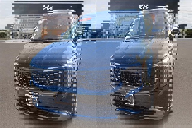 New 2026 Kia Carnival SX image 7