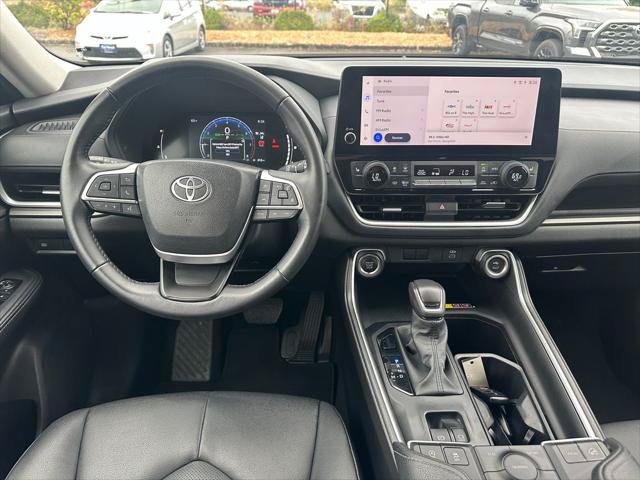 Certified 2025 Toyota Grand Highlander AWD image 17