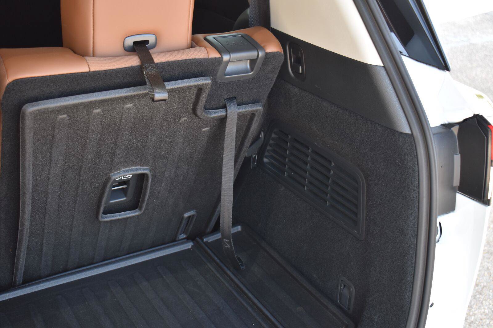 Used 2025 Nissan Pathfinder Platinum w/ Cargo Package FWD image 66