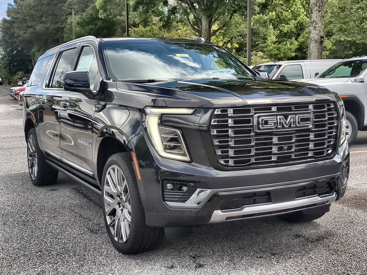 New 2026 GMC Yukon XL Denali Ultimate AWD/4WD image 2