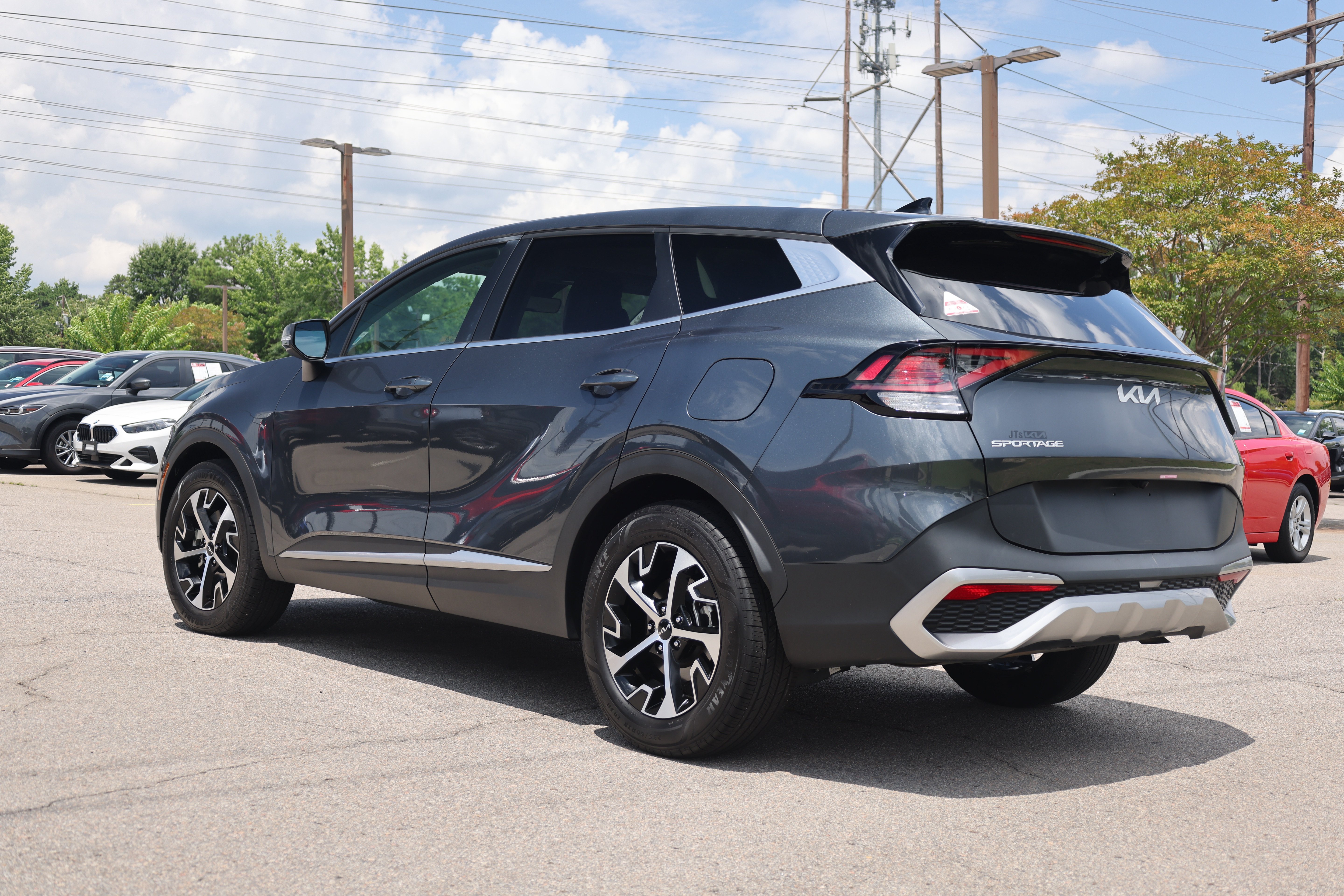 Used 2024 Kia Sportage EX FWD image 3