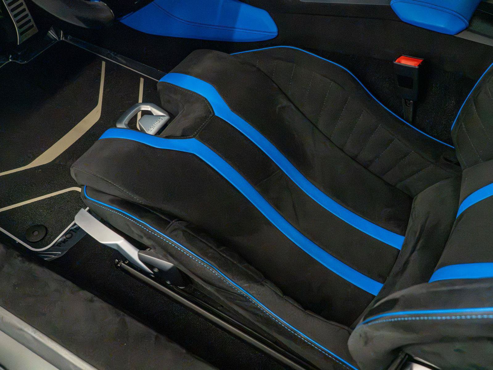 Used 2024 Lamborghini Huracan STO RWD image 19