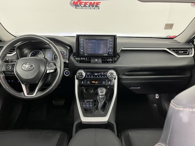 Used 2020 Toyota RAV4 XLE Premium image 13