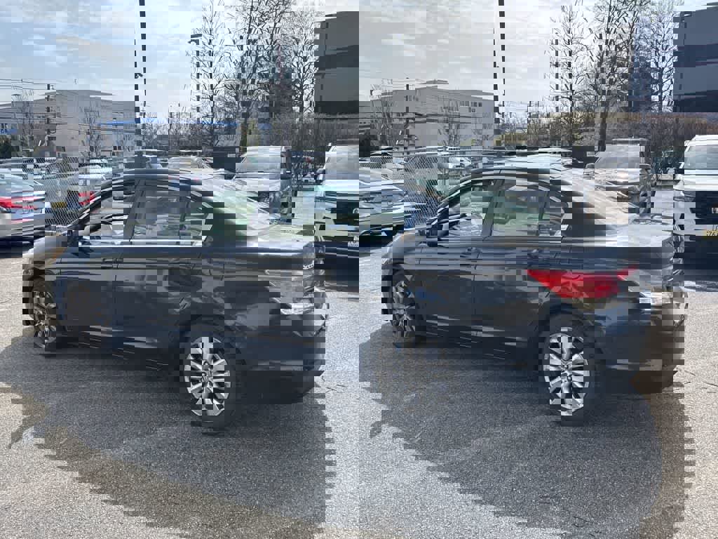 Used 2011 Honda Accord EX-L image 18