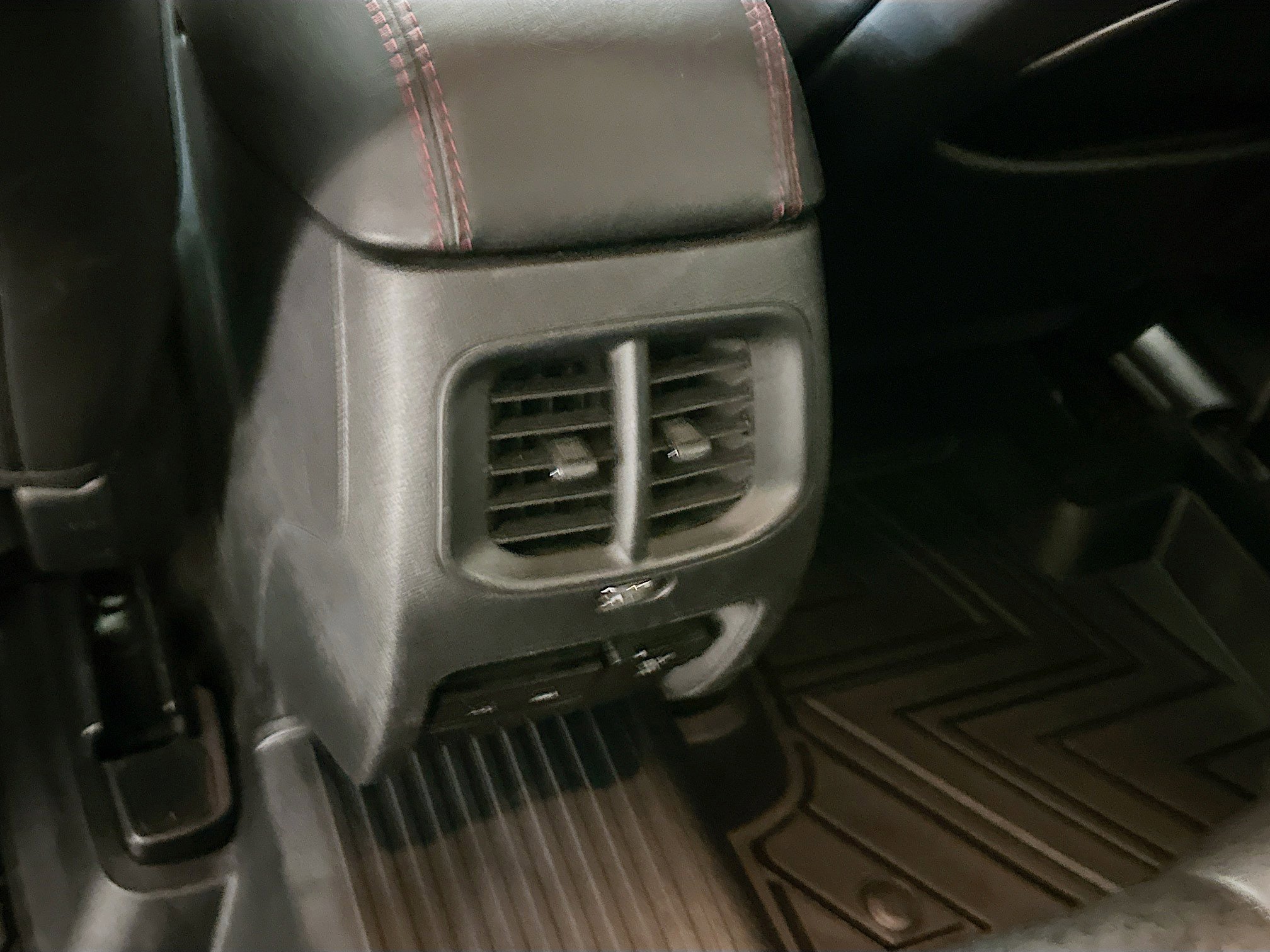 Used 2020 Jeep Cherokee Trailhawk w/ Cold Weather Group image 28