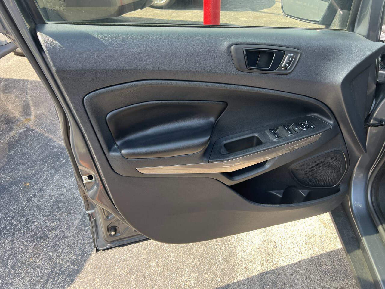 Used 2020 Ford EcoSport SES image 8