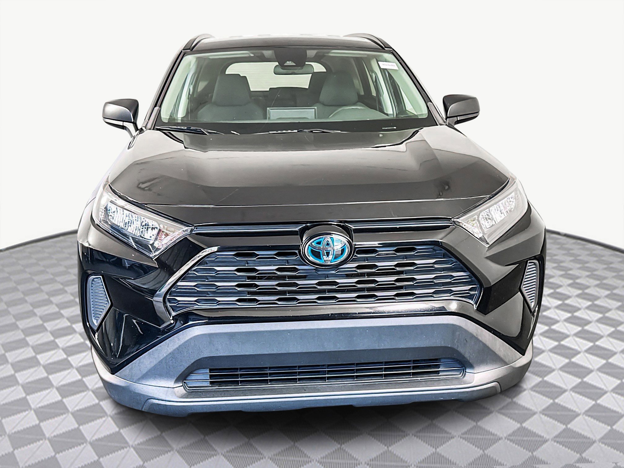 Used 2022 Toyota RAV4 LE image 2