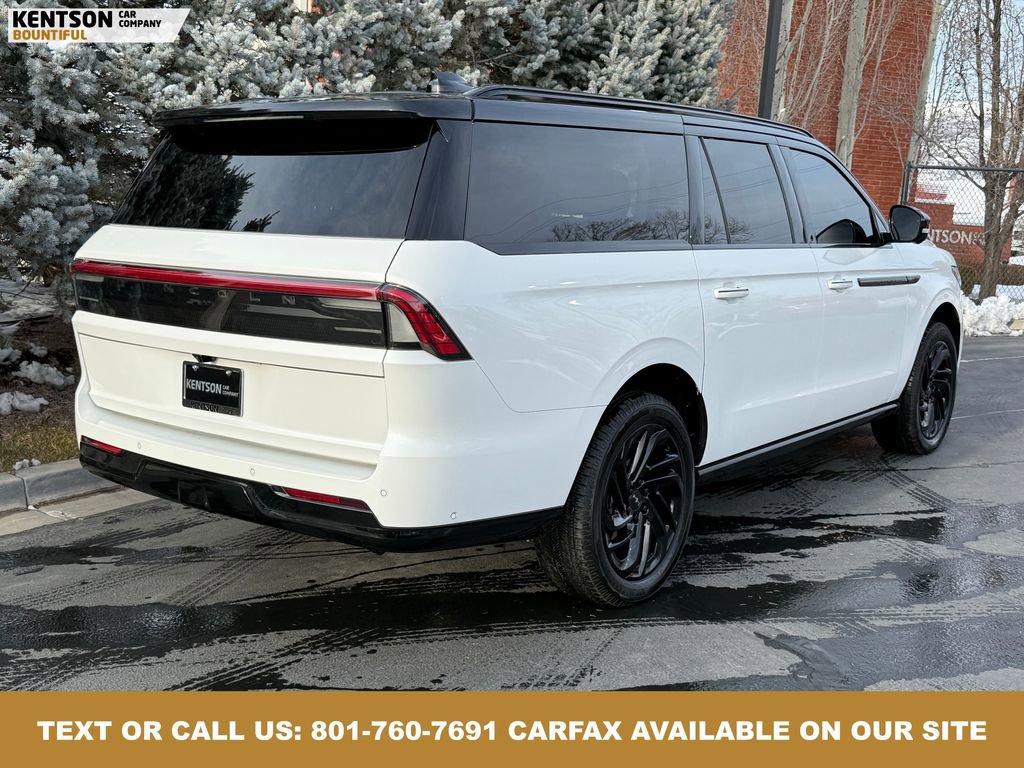 Used 2025 Lincoln Navigator L Reserve image 9