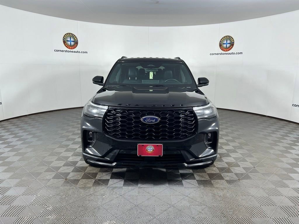 Used 2025 Ford Explorer ST-Line w/ ST-Line Street Pack AWD/4WD image 17