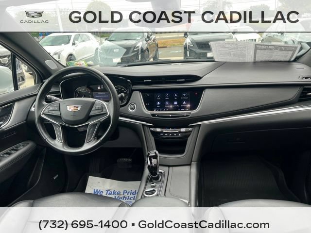 Used 2020 Cadillac XT5 Premium Luxury w/ LPO, Floor Liner Package FWD image 9