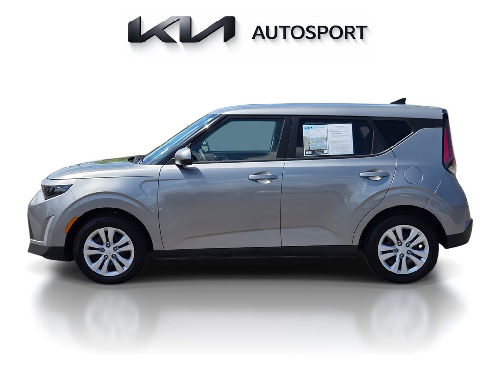 Used 2025 Kia Soul LX image 15