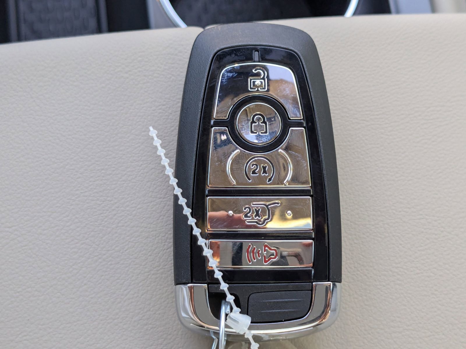 New 2025 Lincoln Nautilus Premier w/ Equipment Group 102A image 35